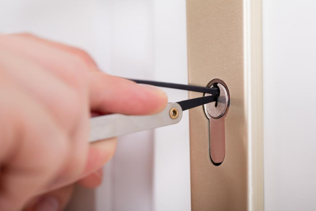 Emergency door opening Sopron